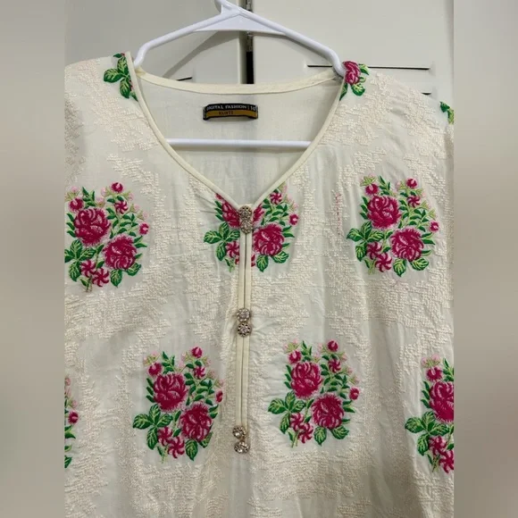Brand New Pakistani Embroidered Kurti - Picture 3 of 4